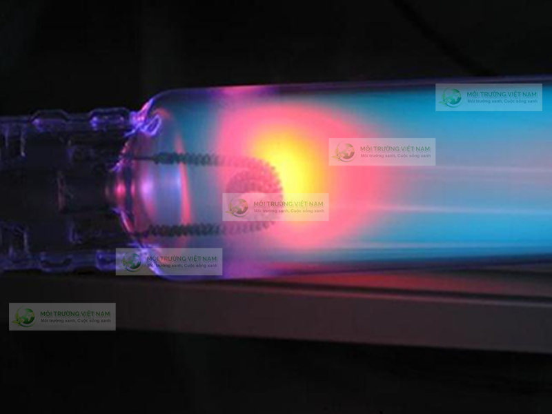 Đèn UV trong hệ thống khử trùng nước thải